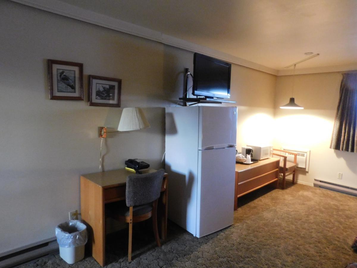 The Lakeview Inn Lac du Bonnet Экстерьер фото